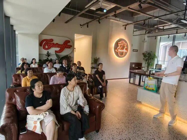 当“液体黄金”遇见邻里创业圈：一场关于健康与事业的社区实验